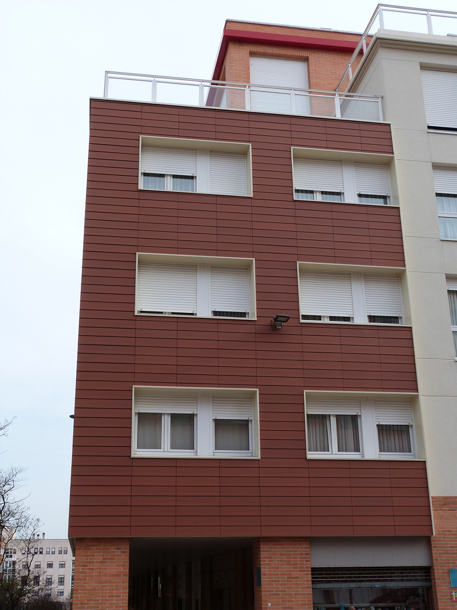 le1g Fachada extrusionada albeolar Leioa